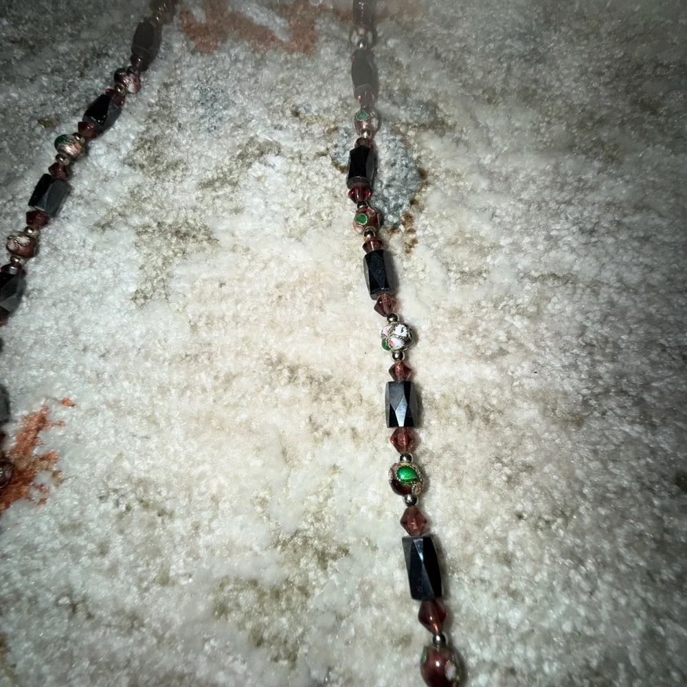 Elegant Black and Gold Magnet Hermatite Beaded Necklace - Picture 4 of 5